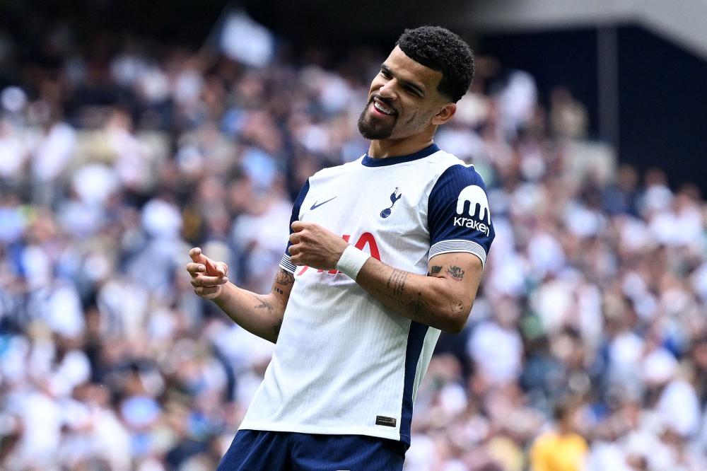 足球报：海港有意杨希，徐彬留洋仍存不确定，西海岸资金有困